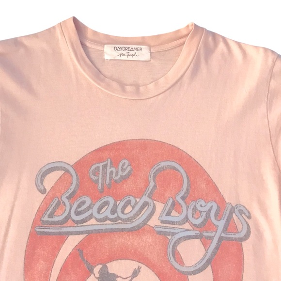 🆕 Daydreamer Beach Boys 1983 Tour Rolled Weekend Graphic Tee - Picture 7 of 9